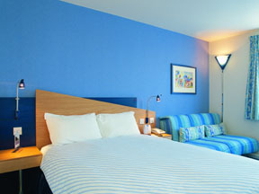 EXPRESS BY HI SALFORD QUAYS