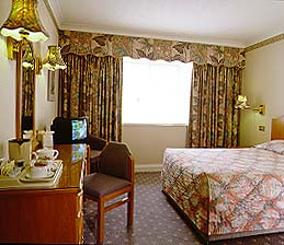 VILLAGE HOTEL EAST MANCHESTER
