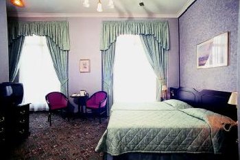 Hotel Holiday Villa