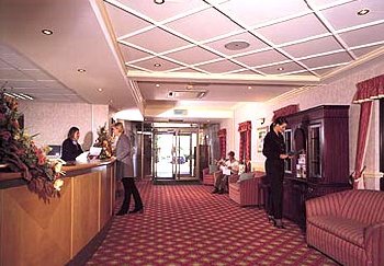 Courtyard Northampton West